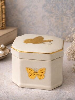 VTG Takahashi Butterfly Trinket Box Gold Hand Decorated Porcelain Jewelry Box